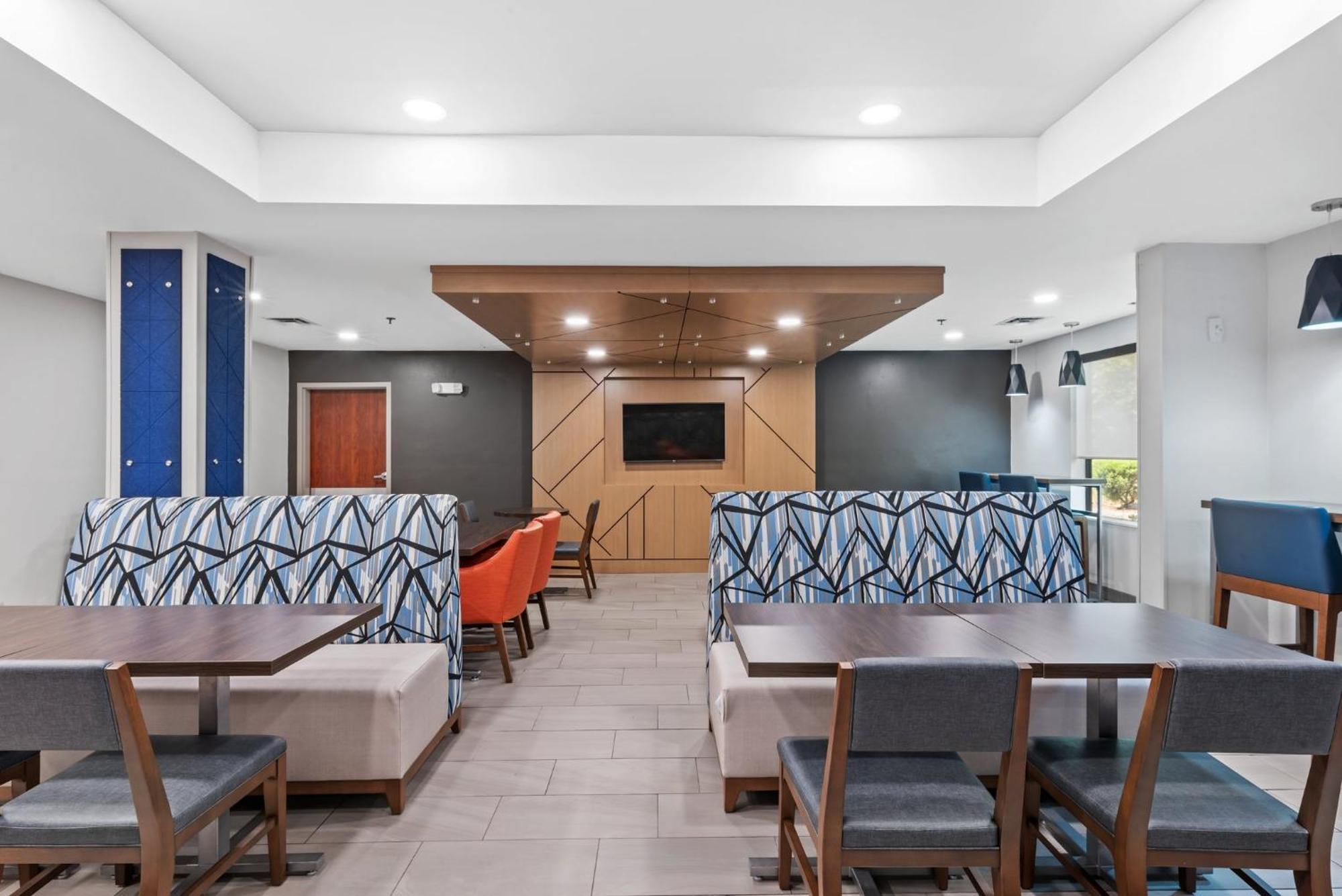 Express & By Ihg 2* Maumelle