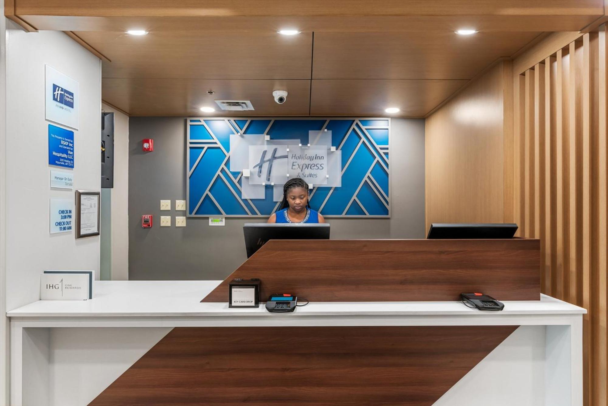 Express & By Ihg Hotel Maumelle