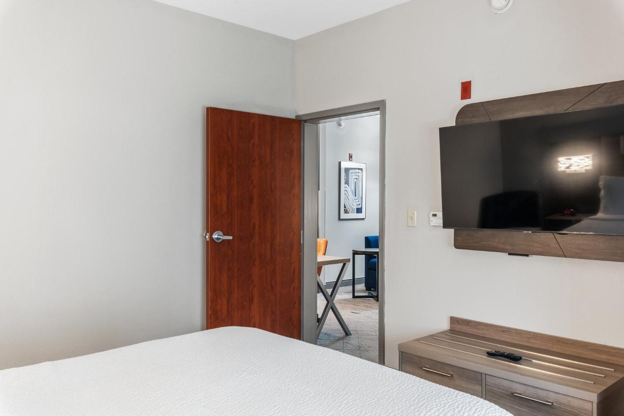 Hotel Express & By Ihg Maumelle