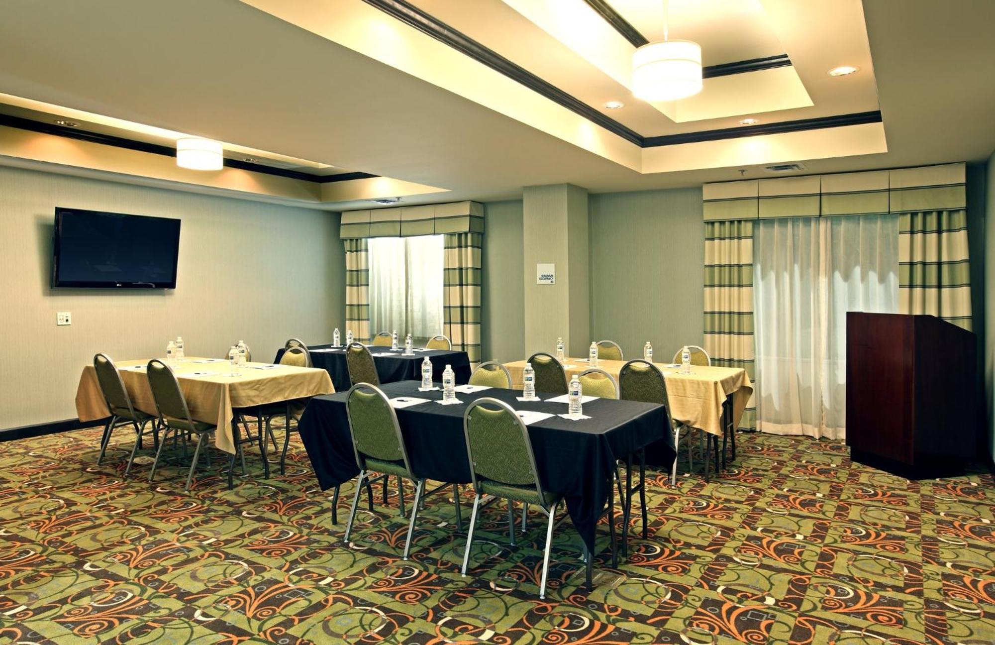 Express & By Ihg Hotel Maumelle