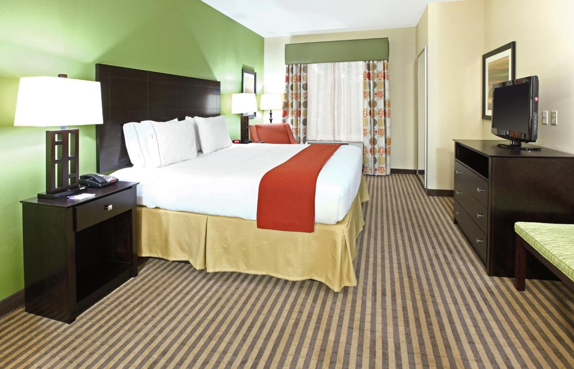 Express & By Ihg Hotel 2*