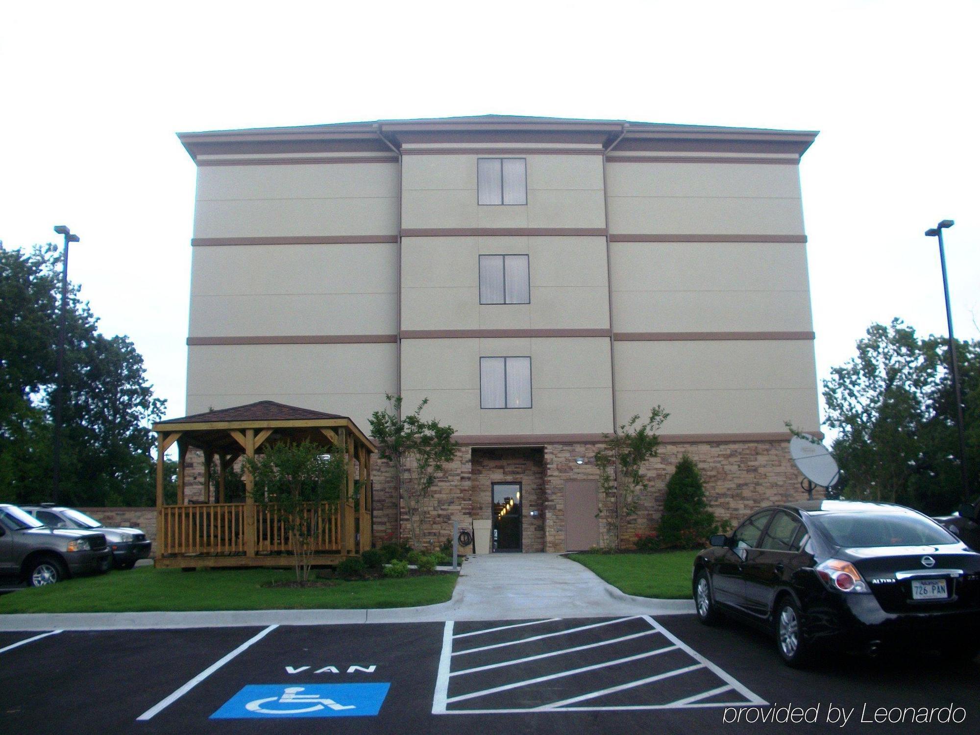 Express & By Ihg Hotel Maumelle