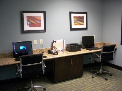 Express & By Ihg Maumelle